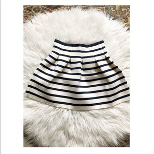 Brand New GAP mini skirt size XS